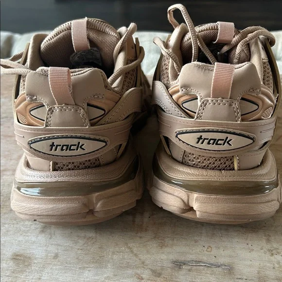 Balenciaga Beige Sneakers - Picture 4 of 8